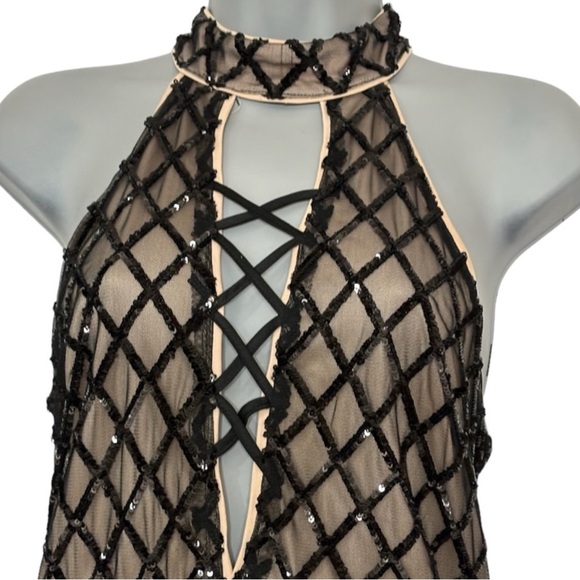 Miss Avenue Dresses & Skirts - 🎉HP🎉 Miss Avenue Beautiful sequined halter dress. Black with tan lining. Sz. M